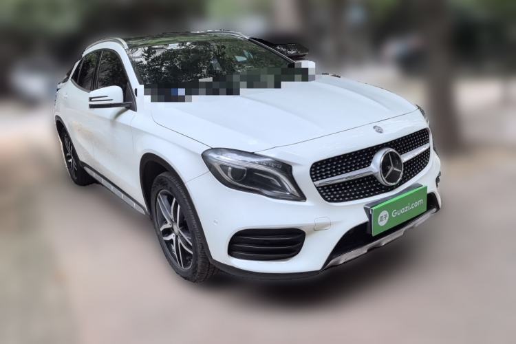Used Mercedes-Benz GLA 2015 GLA 220 4MATIC Fashion Model Front Right 45 Deg
