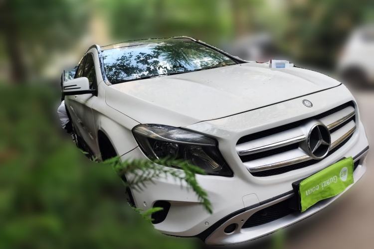 Used Mercedes-Benz GLA 2015 GLA 200 Sport Edition Front Right 45 Deg