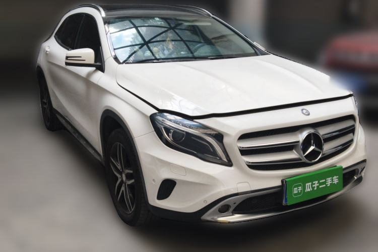 Used Mercedes-Benz GLA 2015 GLA 200 Fashion Model Front Right 45 Deg