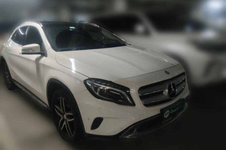 Used Mercedes-Benz GLA 2015 GLA 220 4MATIC Fashion Model Front Right 45 Deg