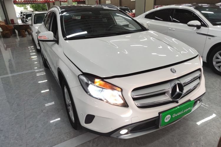 Used Mercedes-Benz GLA 2015 GLA 200 Sport Edition Front Right 45 Deg