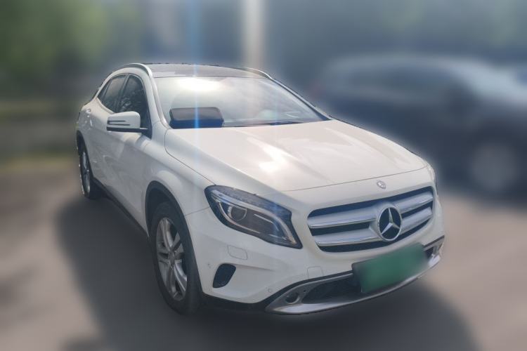 Used Mercedes-Benz GLA 2015 GLA 200 Front Right 45 Deg
