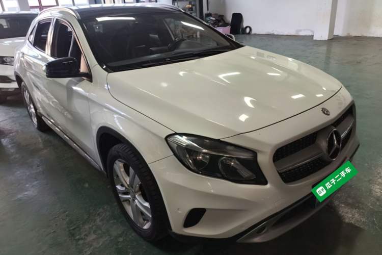 Used Mercedes-Benz GLA 2015 GLA 200 Sport Edition Front Right 45 Deg