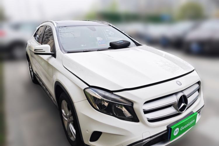 Used Mercedes-Benz GLA 2015 GLA 200 Sport Edition Front Right 45 Deg