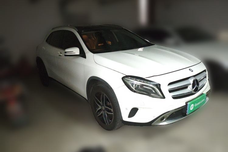 Used Mercedes-Benz GLA 2015 GLA 220 4MATIC Fashion Model Front Right 45 Deg