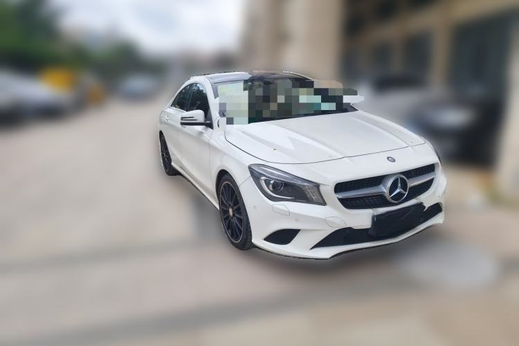 Used Mercedes-Benz GLA 2015 GLA 200 Front Right 45 Deg