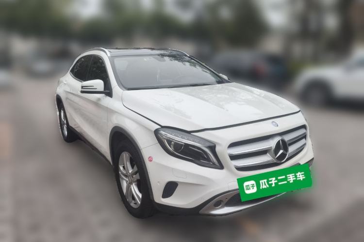Used Mercedes-Benz GLA 2015 GLA 200 Fashion Model Front Right 45 Deg