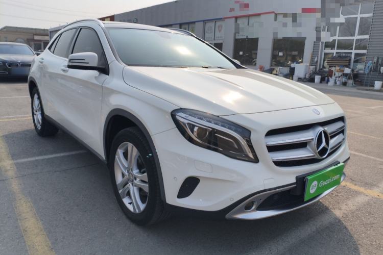 Used Mercedes-Benz GLA 2015 GLA 200 Front Right 45 Deg