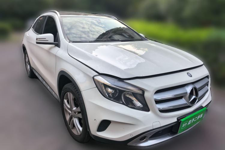 Used Mercedes-Benz GLA 2015 GLA 200 Sport Edition Front Right 45 Deg