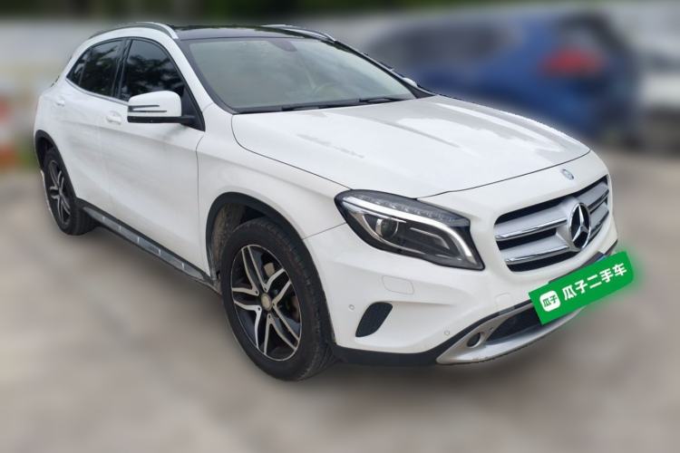 Used Mercedes-Benz GLA 2015 GLA 200 Fashion Model Front Right 45 Deg