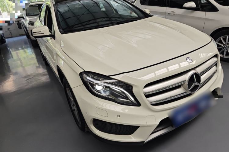 Used Mercedes-Benz GLA 2015 GLA 260 4MATIC Front Right 45 Deg
