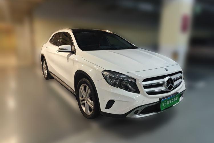 Used Mercedes-Benz GLA 2015 GLA 200 Sport Edition Front Right 45 Deg