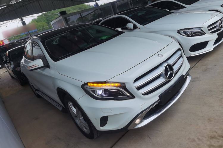 Used Mercedes-Benz GLA 2015 GLA 200 Front Right 45 Deg