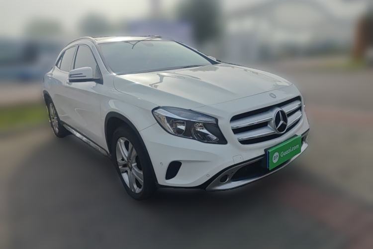 Used Mercedes-Benz GLA 2015 GLA 200 Sport Edition Front Right 45 Deg