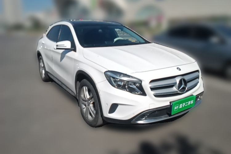 Used Mercedes-Benz GLA 2015 GLA 200 Sport Edition Front Right 45 Deg