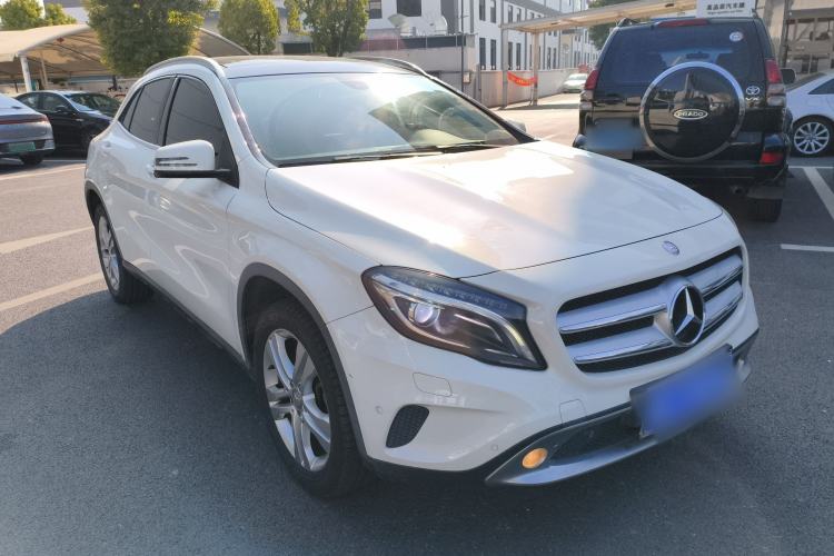 Used Mercedes-Benz GLA 2015 GLA 200 Front Right 45 Deg