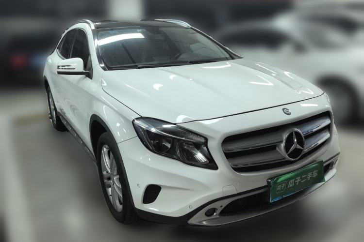 Used Mercedes-Benz GLA 2015 GLA 200 Sport Edition Front Right 45 Deg