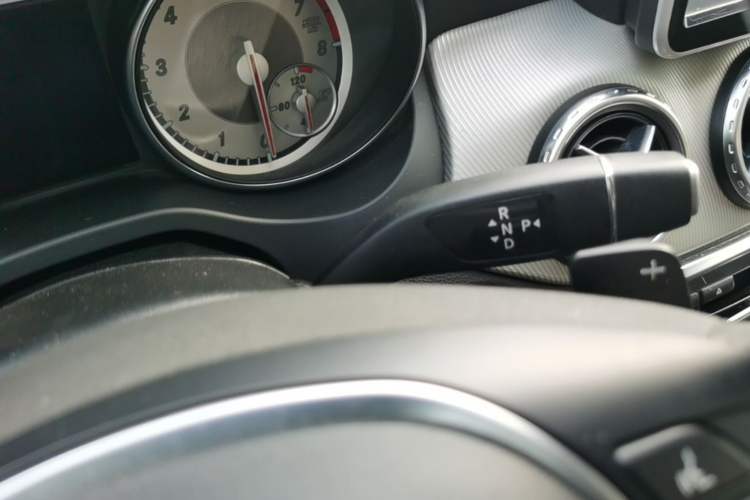 Used Mercedes-Benz GLA 2015 GLA 200 Fashion Model Gear Lever