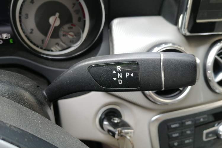 Used Mercedes-Benz GLA 2015 GLA 200 Fashion Model Gear Lever