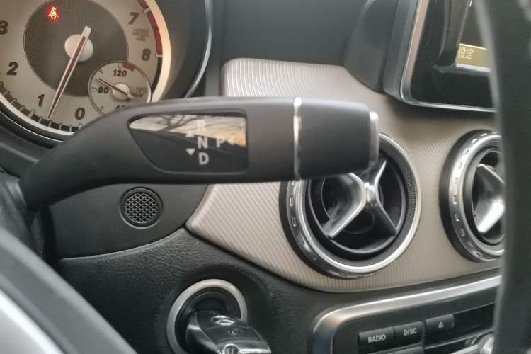 Used Mercedes-Benz GLA 2015 GLA 200 Fashion Model Gear Lever