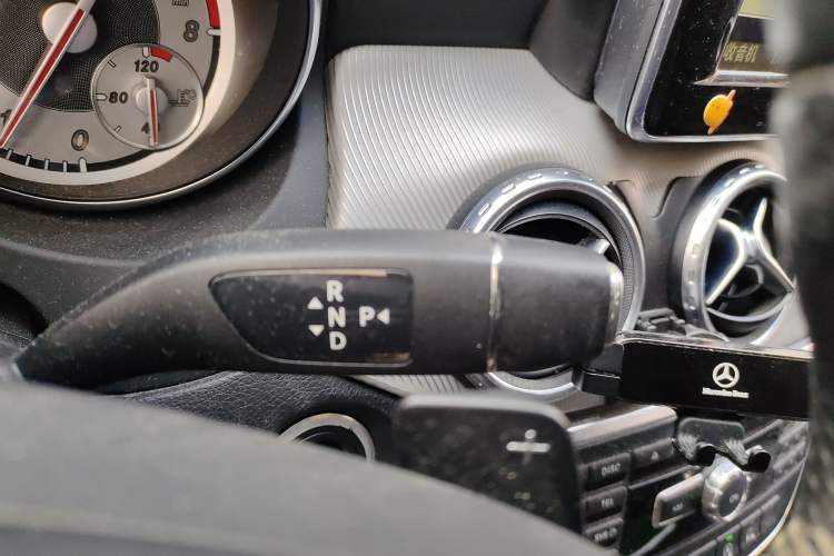 Used Mercedes-Benz GLA 2015 GLA 200 Fashion Model Gear Lever