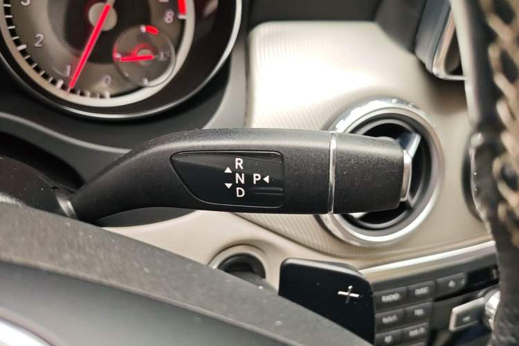 Used Mercedes-Benz GLA 2015 GLA 200 Sport Edition Gear Lever