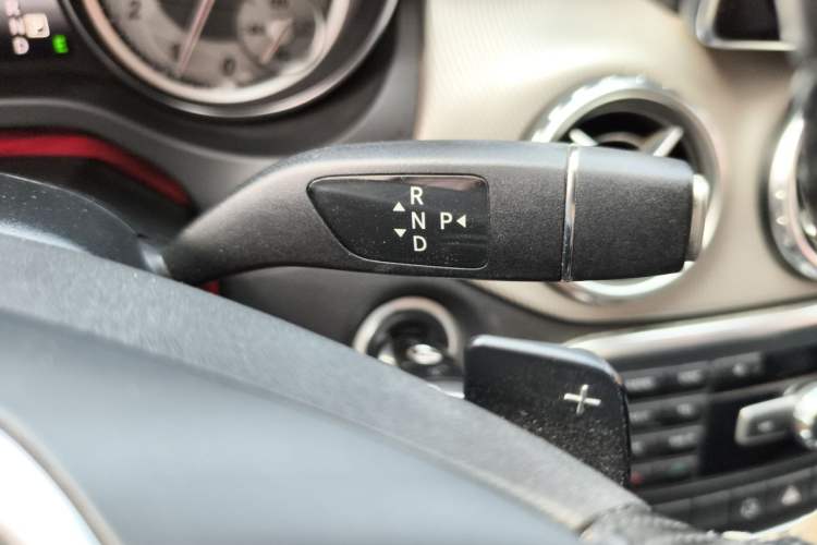 Used Mercedes-Benz GLA 2015 GLA 200 Fashion Model Gear Lever