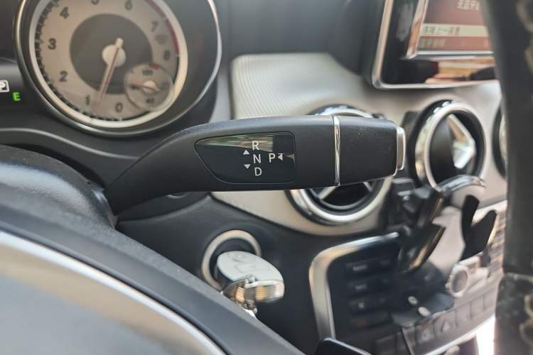 Used Mercedes-Benz GLA 2015 GLA 200 Fashion Model Gear Lever