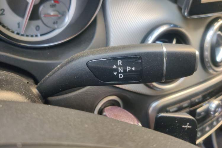 Used Mercedes-Benz GLA 2015 GLA 200 Fashion Model Gear Lever