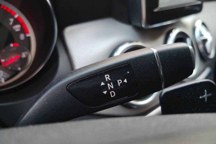 Used Mercedes-Benz GLA 2015 GLA 200 Sport Edition Gear Lever