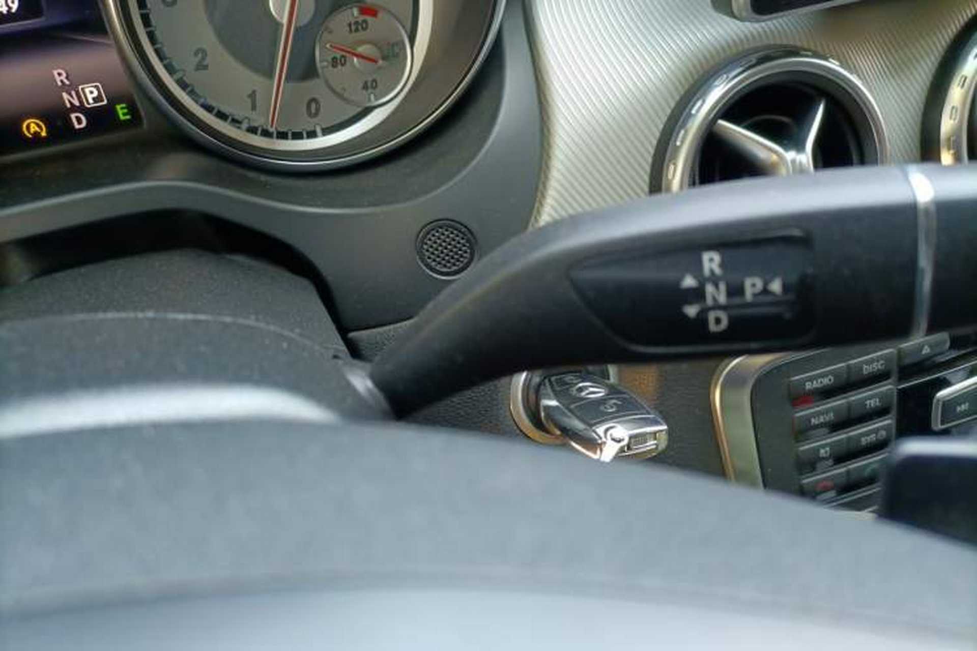 Used Mercedes-Benz GLA 2015 GLA 200 Fashion Model Gear Lever