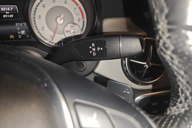 Used Mercedes-Benz GLA 2015 GLA 220 4MATIC Luxury Model Gear Lever
