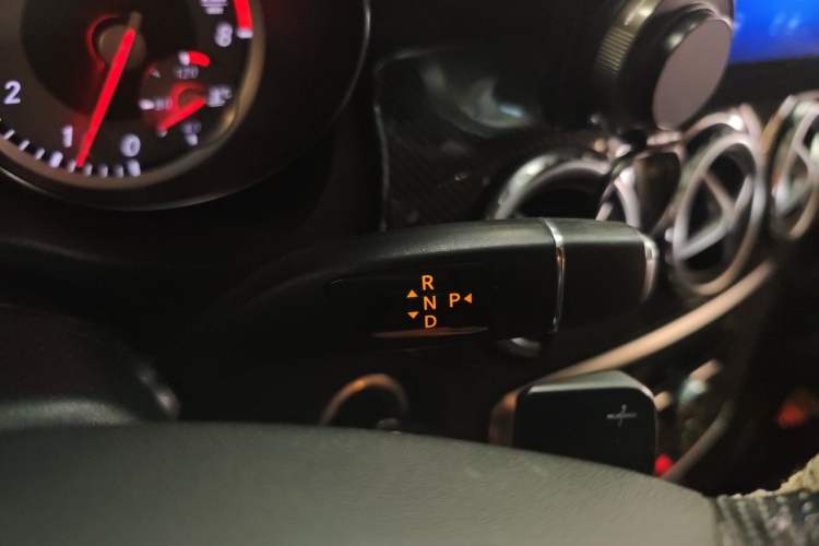 Used Mercedes-Benz GLA 2015 GLA 200 Fashion Model Gear Lever