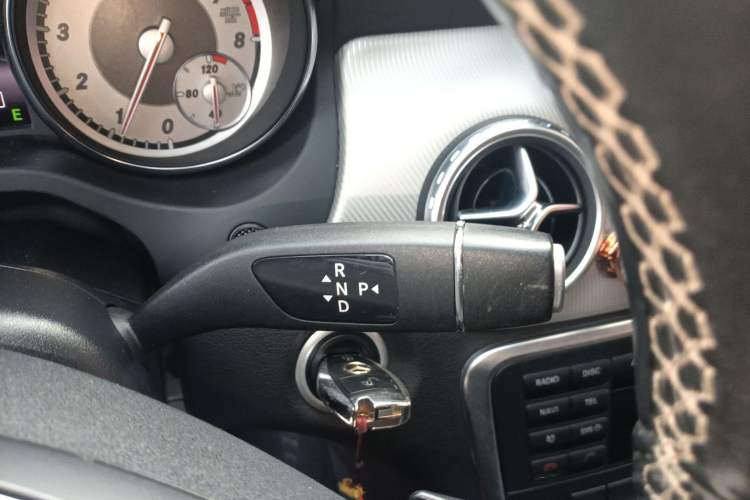 Used Mercedes-Benz GLA 2015 GLA 200 Sport Edition Gear Lever