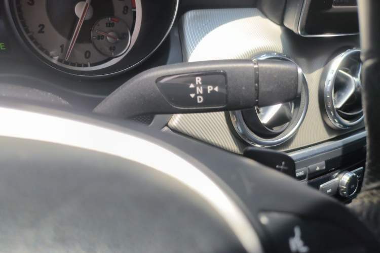 Used Mercedes-Benz GLA 2015 GLA 200 Sport Edition Gear Lever
