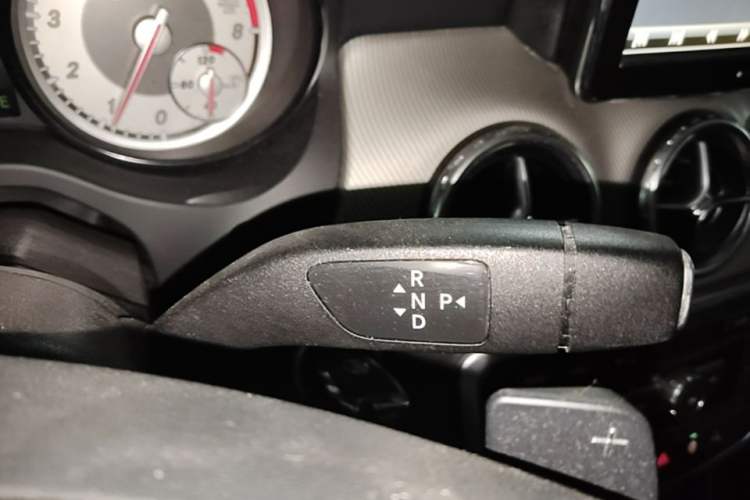 Used Mercedes-Benz GLA 2015 GLA 200 Sport Edition Gear Lever