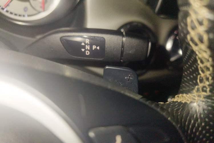 Used Mercedes-Benz GLA 2015 GLA 200 Sport Edition Gear Lever