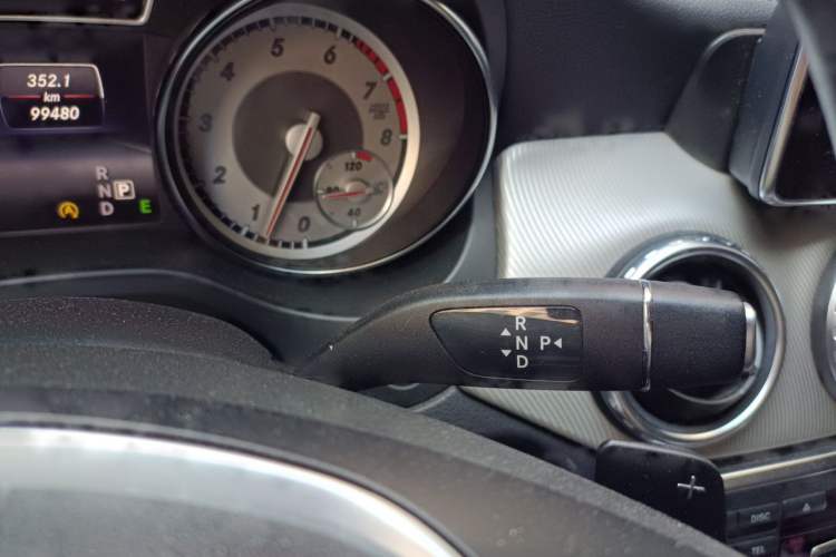 Used Mercedes-Benz GLA 2015 GLA 200 Fashion Model Gear Lever