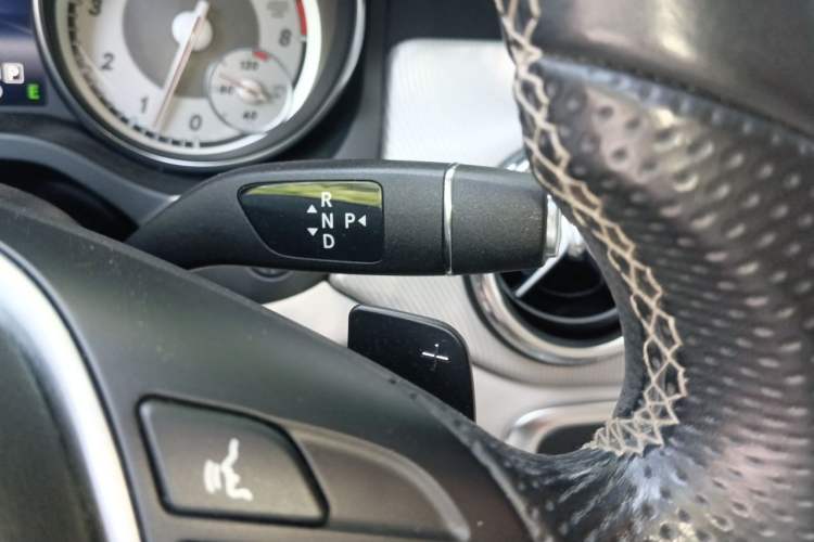 Used Mercedes-Benz GLA 2015 GLA 200 Fashion Model Gear Lever