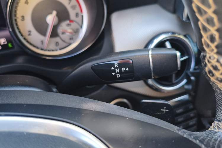 Used Mercedes-Benz GLA 2015 GLA 200 Fashion Model Gear Lever