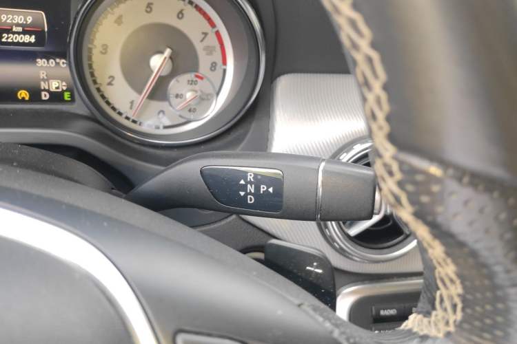 Used Mercedes-Benz GLA 2015 GLA 220 4MATIC Luxury Model Gear Lever