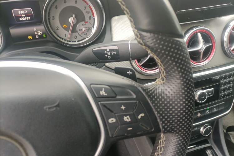 Used Mercedes-Benz GLA 2015 GLA 200 Sport Edition Gear Lever