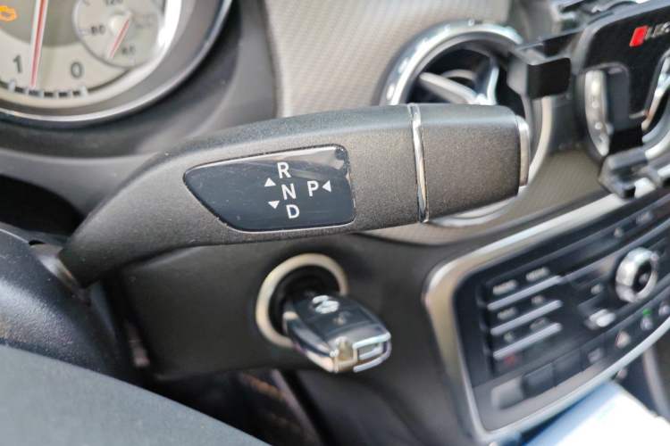 Used Mercedes-Benz GLA 2015 GLA 200 Sport Edition Gear Lever