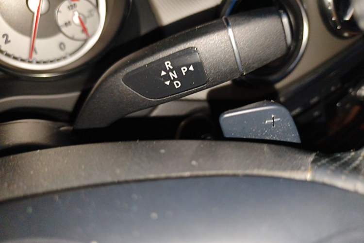 Used Mercedes-Benz GLA 2015 GLA 200 Fashion Model Gear Lever