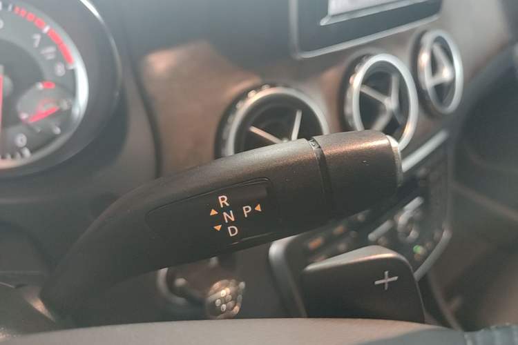 Used Mercedes-Benz GLA 2015 GLA 260 4MATIC Gear Lever
