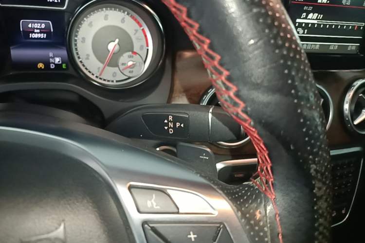 Used Mercedes-Benz GLA 2015 GLA 260 4MATIC Gear Lever