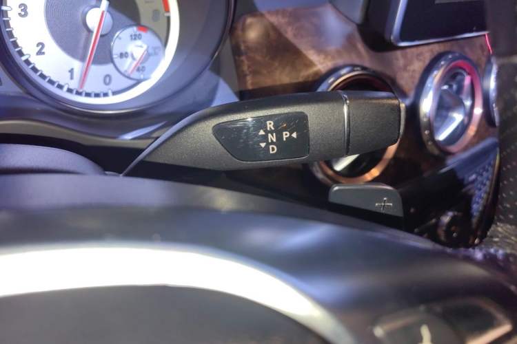 Used Mercedes-Benz GLA 2015 GLA 260 4MATIC Sport Edition Gear Lever
