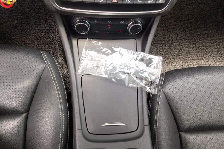 Used Mercedes-Benz GLA 2015 GLA 220 4MATIC Luxury Model Gear Lever