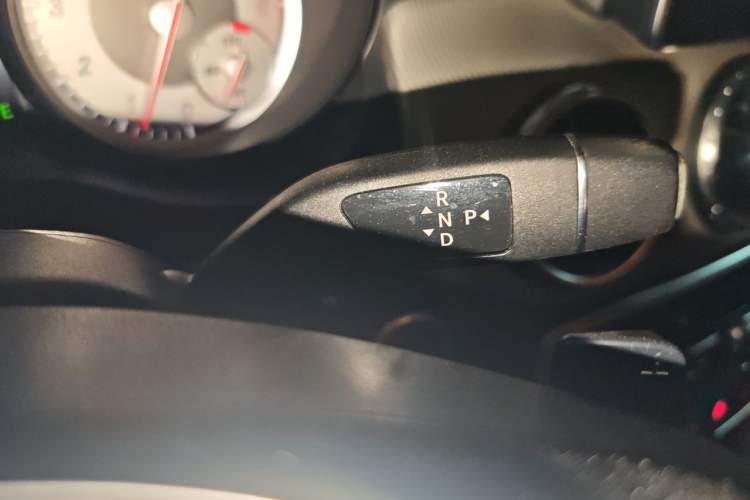 Used Mercedes-Benz GLA 2015 GLA 200 Fashion Model Gear Lever