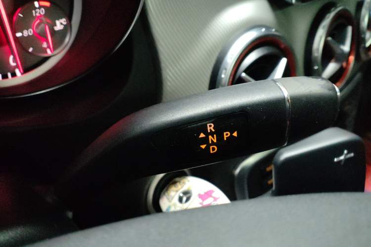 Used Mercedes-Benz GLA 2015 GLA 200 Fashion Model Gear Lever
